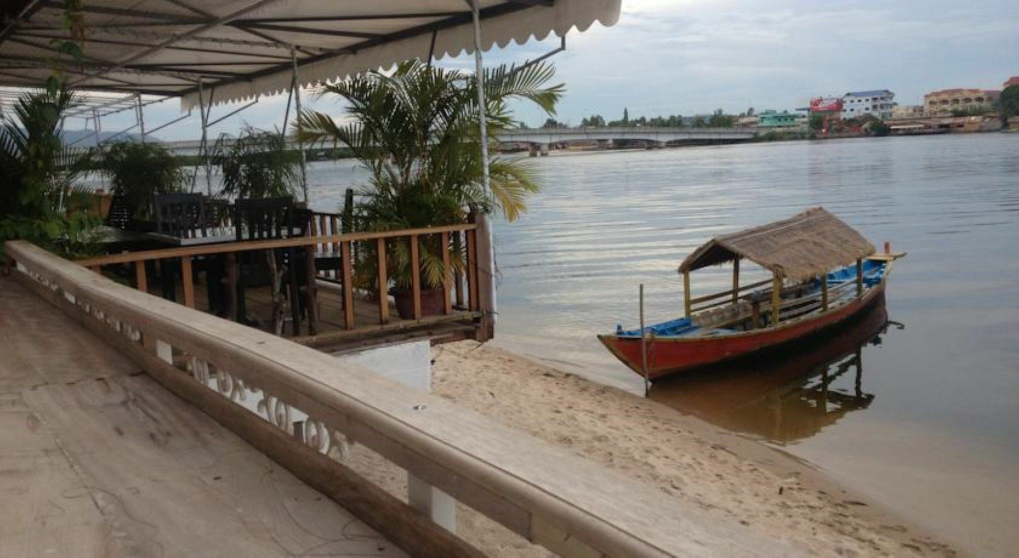The River Lodge Kampot Bagian luar foto